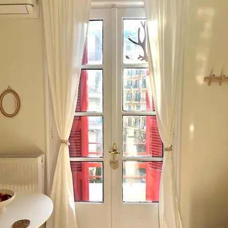 Luxury Boutique In Heart Of *