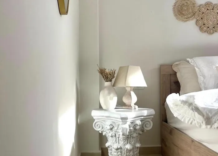 Stylish Boutique In Heart Of Apartament