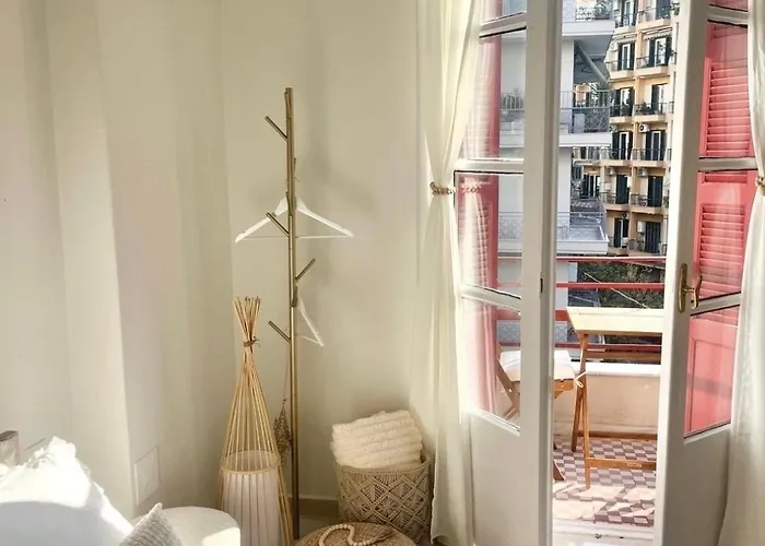 Stylish Boutique In Heart Of * Thessaloniki